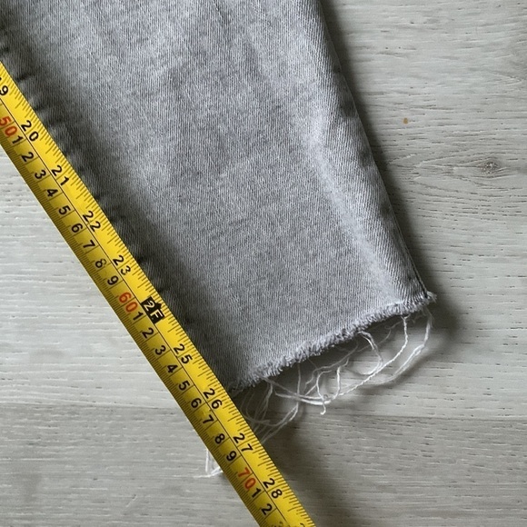 Old Navy Curvy High-Waisted Button-Fly O.G.‎ Straight Cut-Off Jeans Size 2 gray - Picture 13 of 14